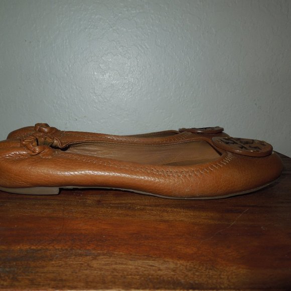 Tory Burch Royal Tan Pebble Leather Flats Shoes 7 - Picture 4 of 8